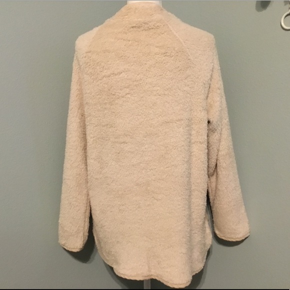 Long Sleeve Pull Over Sweater - Picture 4 of 4
